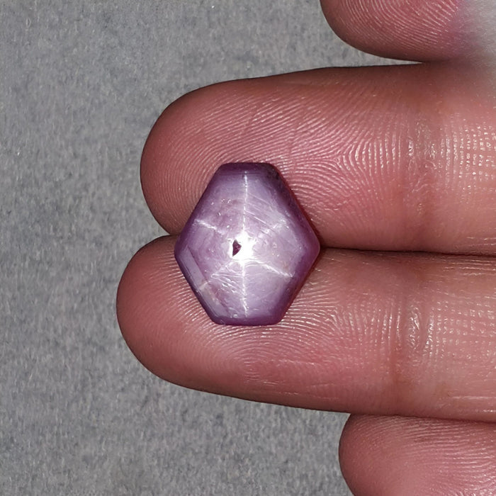 Sternrubin-Cabochon