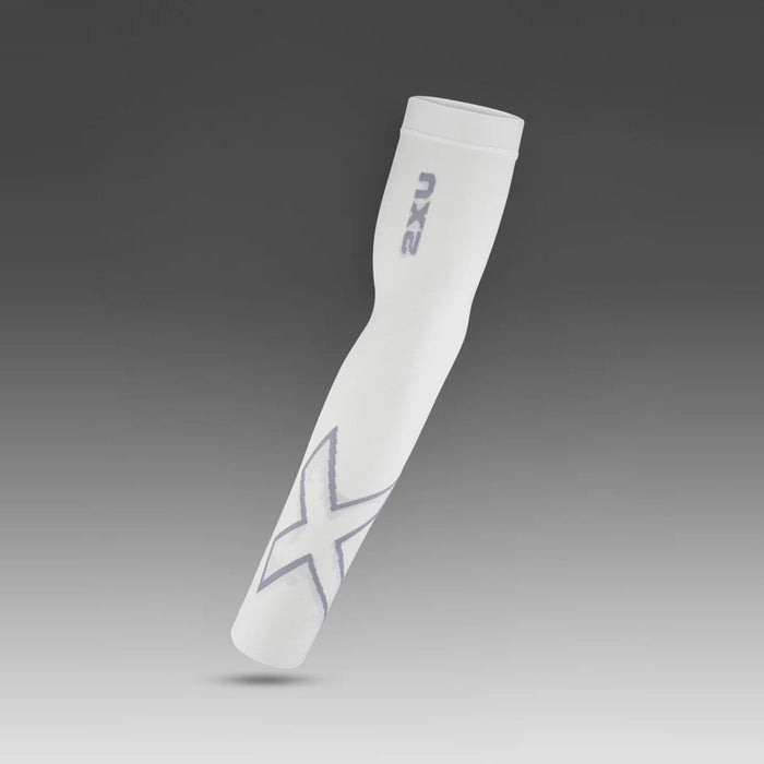 2XU Flex Run Compression Arm Sleeves | White / Grey