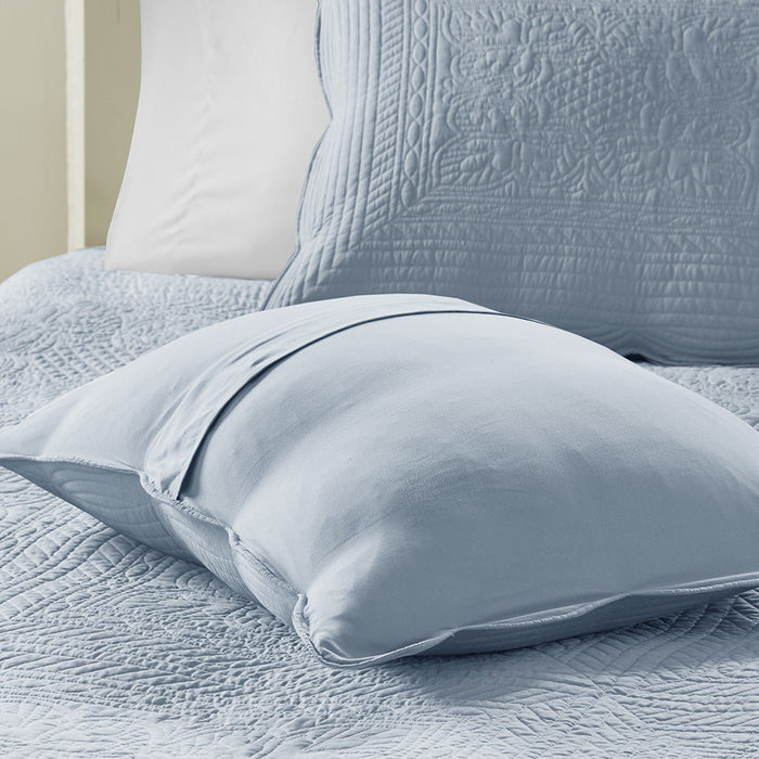 3 Piece Reversible Scalloped Edge Quilt Set Doba