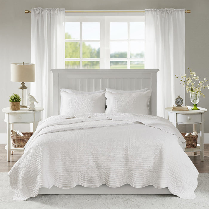 3 Piece Reversible Scalloped Edge Quilt Set Doba