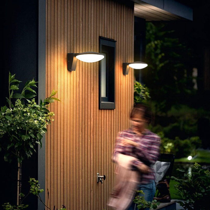 Arthur Outdoor Wall Lamp - Level Decor