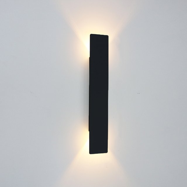 Black - 2.8" x 16.1" / 7cm x 41cm - 18W / Warm White (2700-3500K)