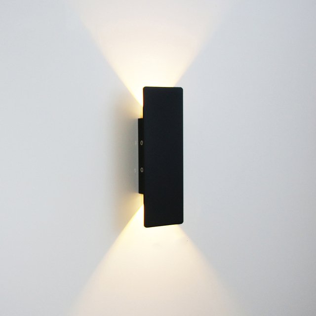 Aurelia Wall Lamp - Black - 2.8" x 8.1" / 7cm x 20.5cm - 6W / Warm White (2700-3500K) - Level Decor