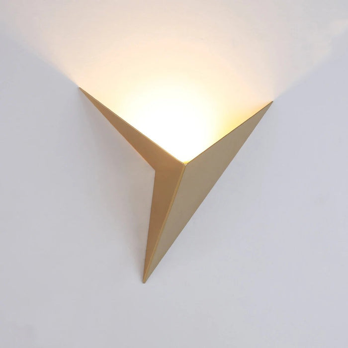 Elio Wall Lamp - Level Decor