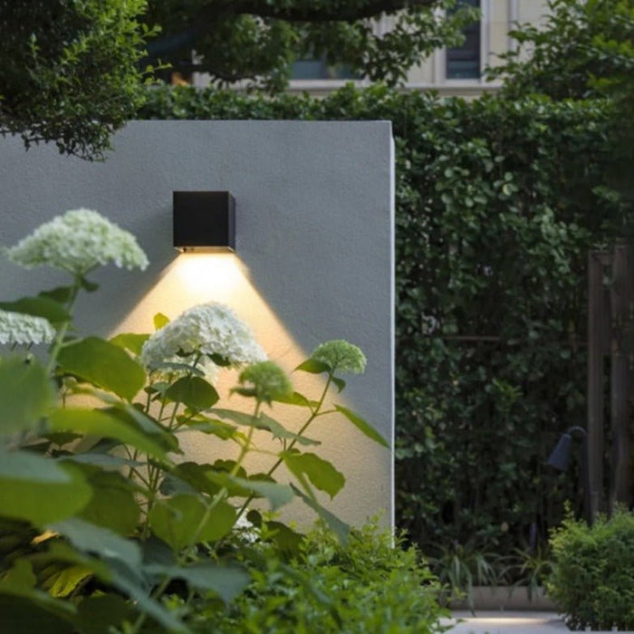Elise Outdoor Wall Lamp - Level Decor