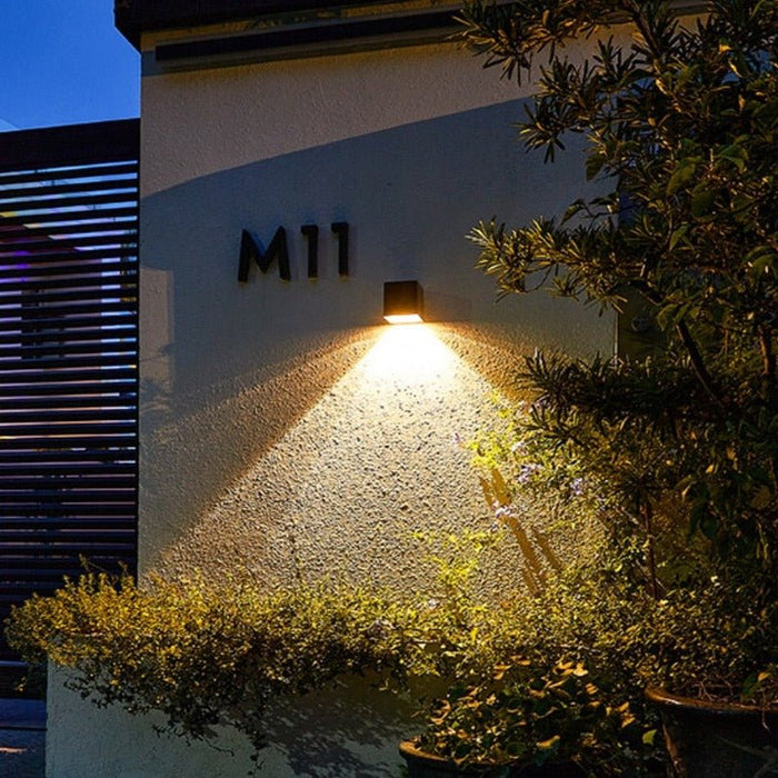 Elise Outdoor Wall Lamp - Level Decor