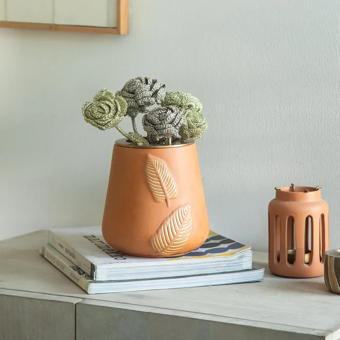 Frangipani terracotta vase medium