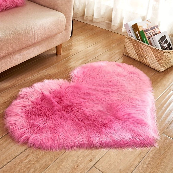 Heart-Shaped Plush Rug Doba