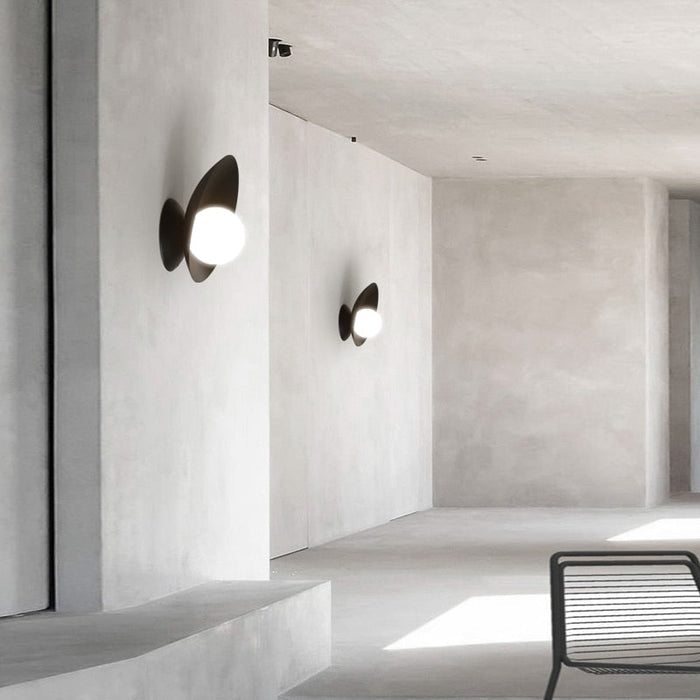 Hugo Wall Lamp - Black / Warm White / 10.6" x 5.9" / 27cm x 15cm - Level Decor