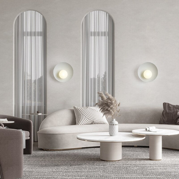 Hugo Wall Lamp - Black / Cool White / 10.6" x 5.9" / 27cm x 15cm - Level Decor