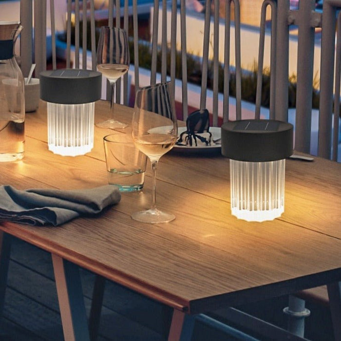 Léon Outdoor Garden Lamp - Level Decor