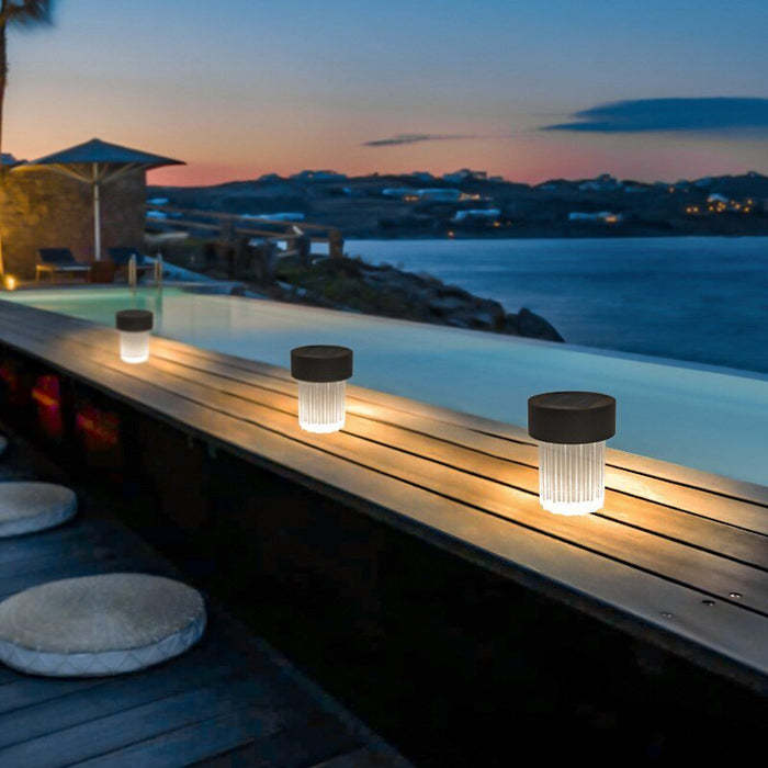 Léon Outdoor Garden Lamp - Level Decor