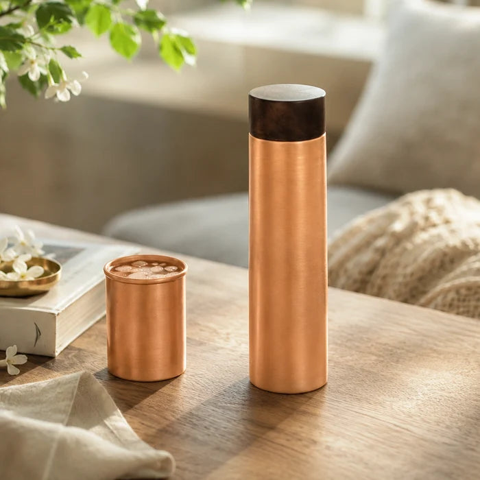 Neer copper bottle with wooden lid