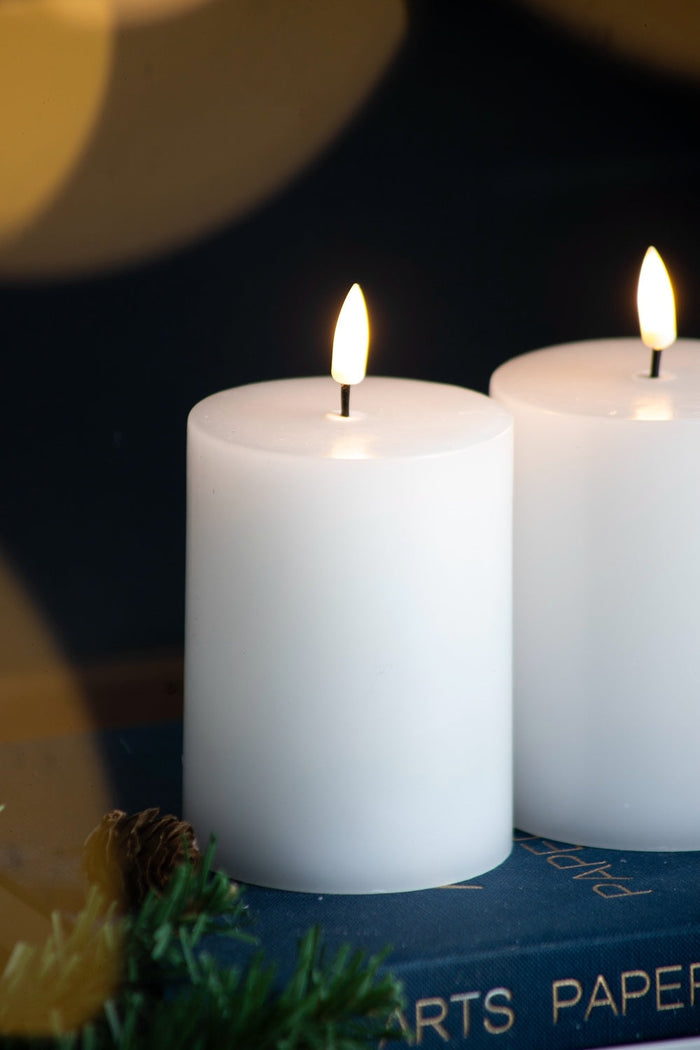Set of 2 White LED Candles with Wick and Remote Control Timer, 3X4" Doba