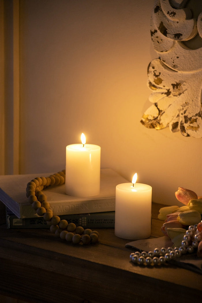 Set of 2 White LED Candles with Wick and Remote Control Timer, 3X4" Doba