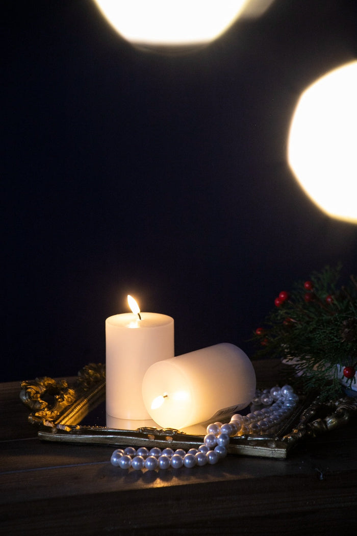 Set of 2 White LED Candles with Wick and Remote Control Timer, 3X4" Doba