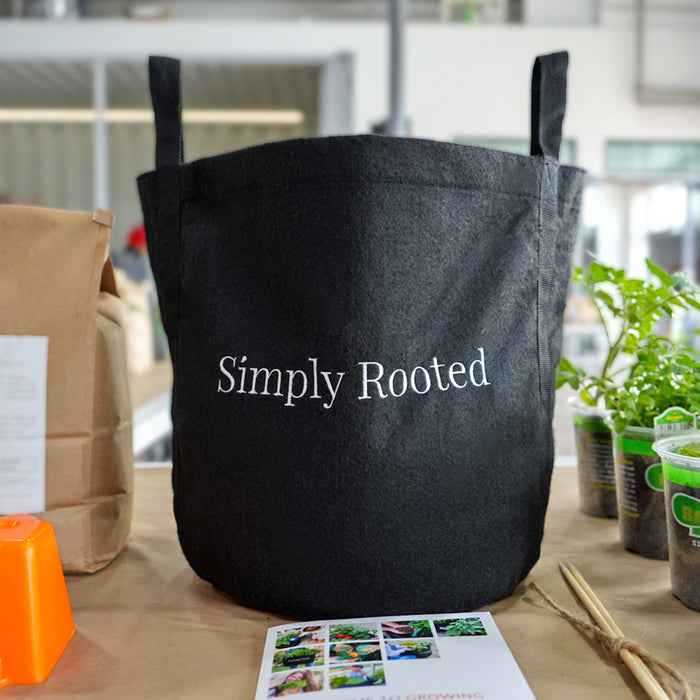 Simply Rooted Patio Garden Kit‎ with seasonal vegetable + herb plants