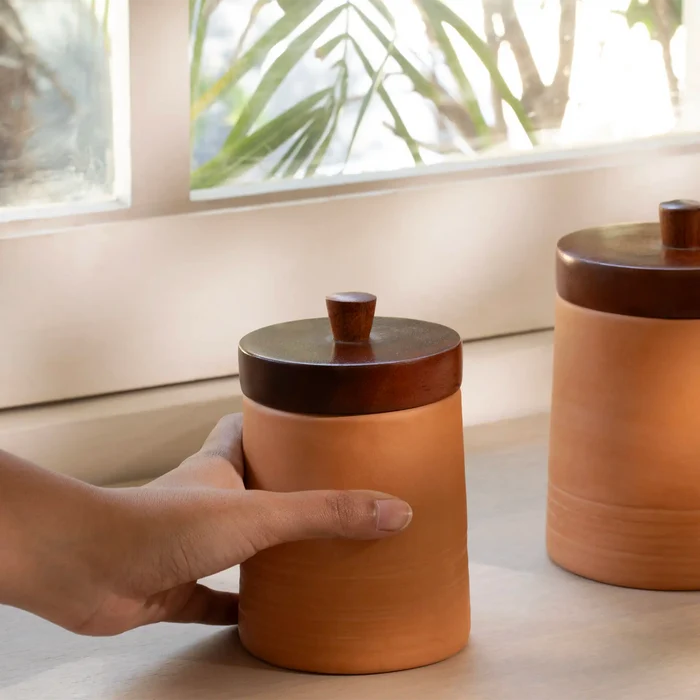 terracotta jar with wooden lid- small
