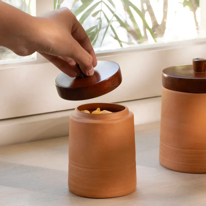 terracotta jar with wooden lid- small