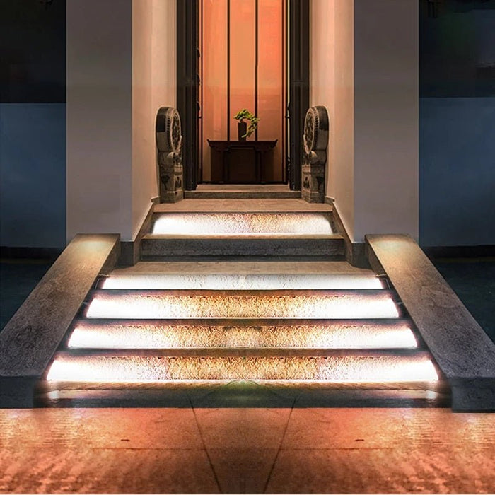 Trieste Outdoor Floor Lamp - Level Decor